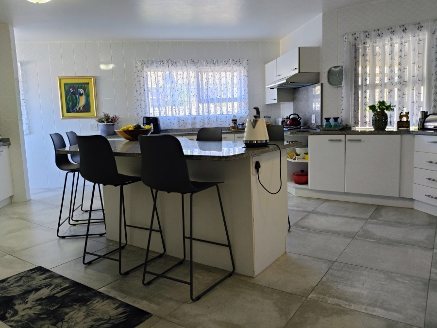4 Bedroom Property for Sale in Wavecrest Eastern Cape
